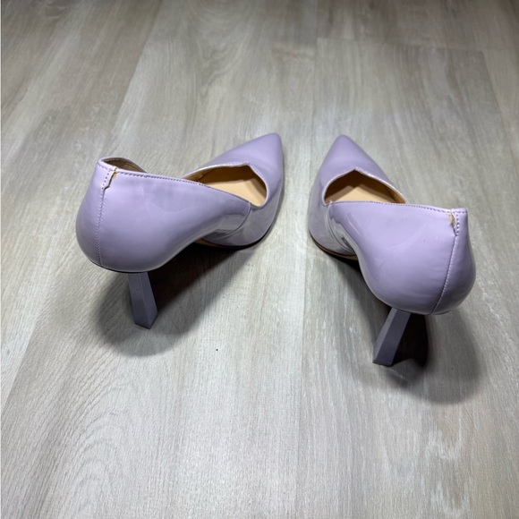 Jennifer Lopez Pastel Purple Heels - Picture 2 of 3